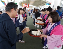 にっぽん丸天草寄港