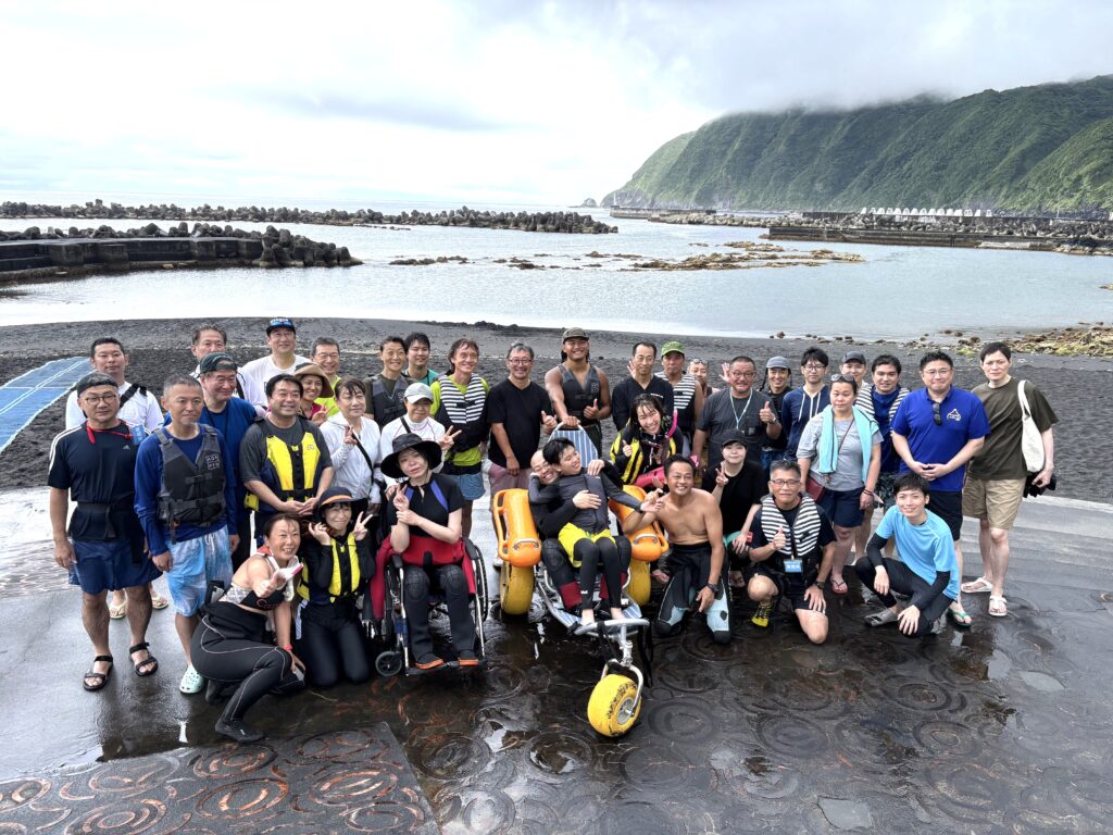 八丈島バリアフリービーチ運営体験ワークショップ参加者