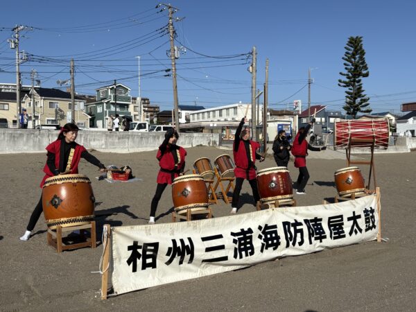 海岸に響く海防陣屋太鼓の音は大迫力