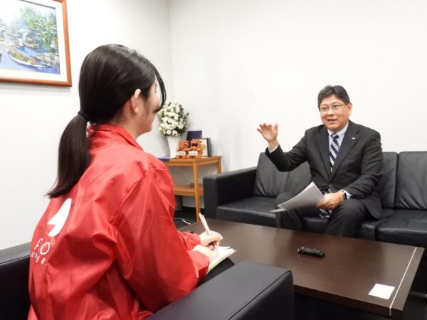 インタビューの様子
