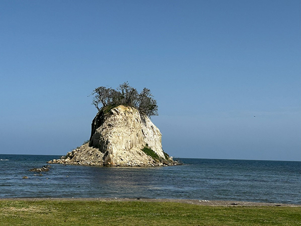 見附島