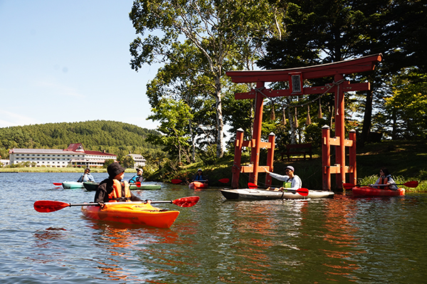 白樺湖のカヌー体験