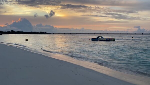 早朝の与那覇前浜ビーチ