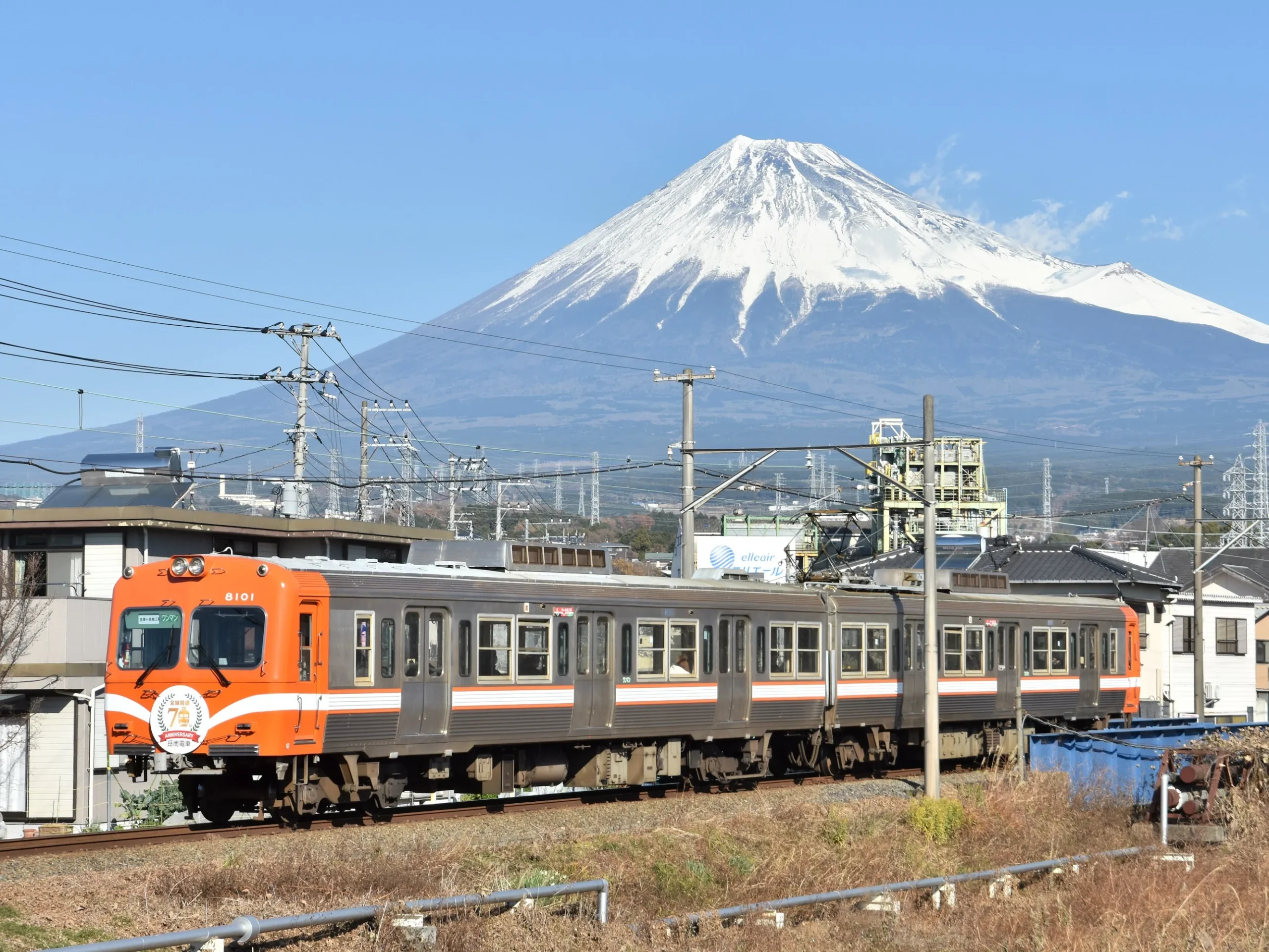 岳南電車と富士山