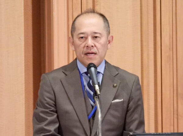 長野県松本市の臥雲義尚市長